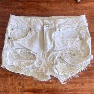No.127 American Eagle White Jean Shorts with Frayed Hem size US4 CA4 MX4 UK8